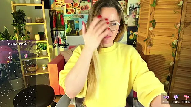 LadyIzabel online show from 12/17/24, 11:39