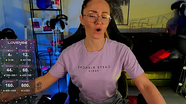 LadyIzabel online show from 12/28/24, 02:33