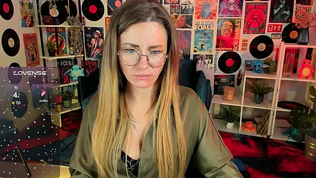 LadyIzabel online show from 02/19/25, 07:39