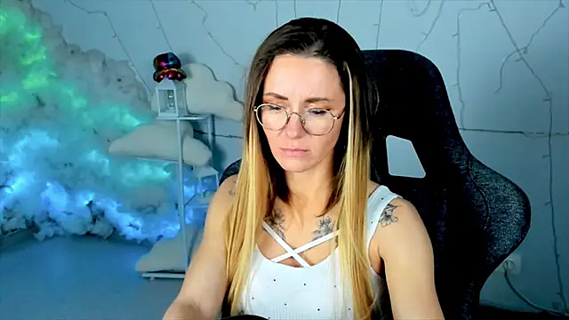 LadyIzabel online show from 02/23/25, 11:44