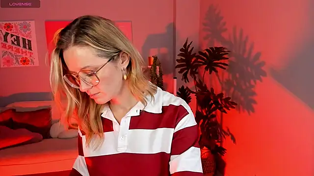 LadyIzabel online show from 02/13/26, 02:46