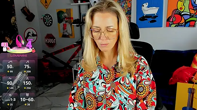 LadyIzabel online show from 05/11/26, 05:46