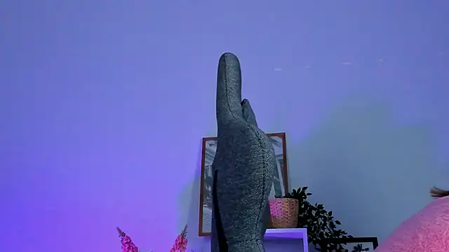 AliceSunday online show from 02/09/25, 11:04