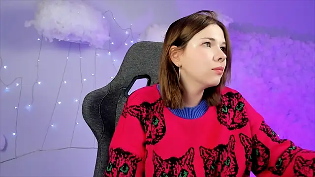 AliceSunday online show from 02/11/25, 02:13