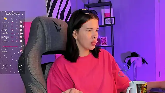 AliceSunday online show from 09/21/25, 05:09