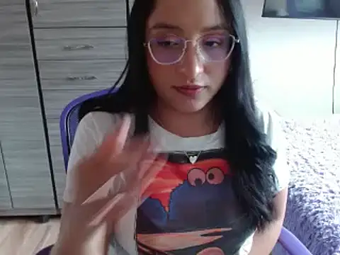 Snapshot of Nia-Cop chatting on 01/02/25, 04:56 Nia-Cop online show from 01/02/25, 04:56