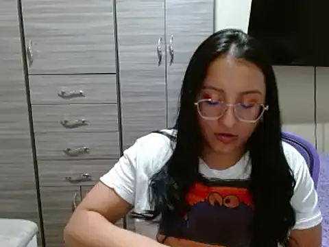 Snapshot of Nia-Cop chatting on 01/02/25, 11:06 Nia-Cop online show from 01/02/25, 11:06