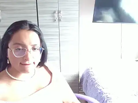 Snapshot of Nia-Cop chatting on 01/09/25, 08:55 Nia-Cop online show from 01/09/25, 08:55