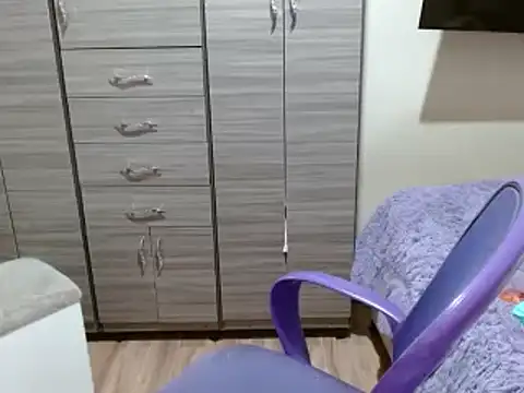 Snapshot of Nia-Cop chatting on 01/11/25, 12:12 Nia-Cop online show from 01/11/25, 12:12