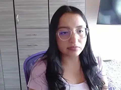 Snapshot of Nia-Cop chatting on 01/15/25, 04:54 Nia-Cop online show from 01/15/25, 04:54