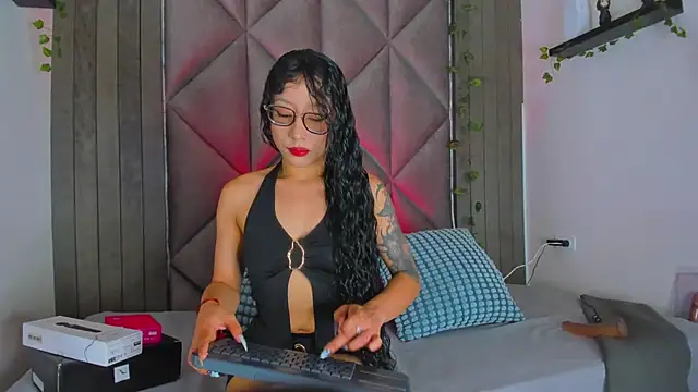 BriaConner  online show from 05/28/26, 03:04