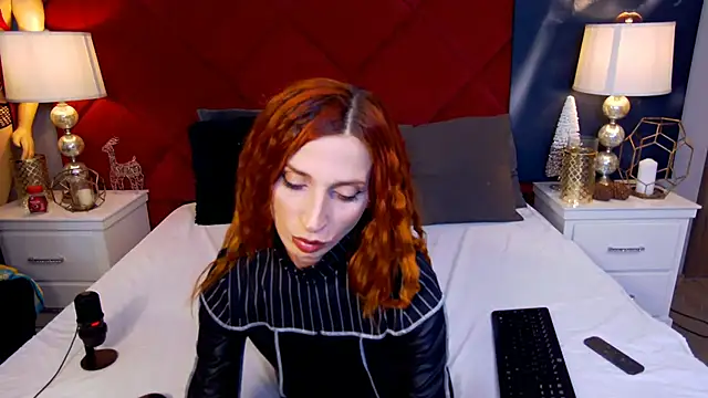 MinnieDrew online show from 12/03/25, 08:07