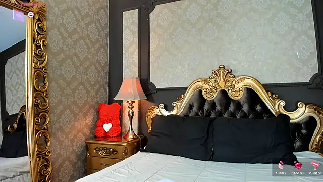 Snapshot of NahomiAcosta chatting on 10/02/25, 01:56 NahomiAcosta online show from 10/02/25, 01:56