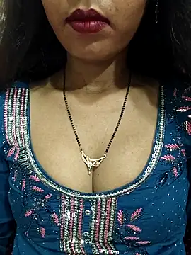 Snapshot of Sharmila-Singh chatting on 07/11/26, 08:17 Sharmila-Singh online show from 07/11/26, 08:17