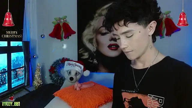 maxiy 001 online show from 12/20/25, 04:08