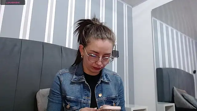  isaabellaa online show from 02/23/25, 11:55