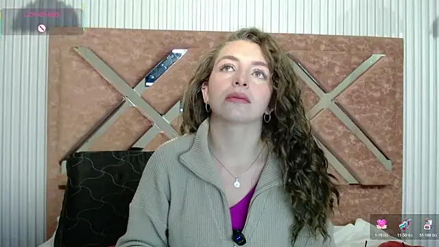Snapshot of _isaabellaa chatting on 05/07/26, 12:43 isaabellaa online show from 05/07/26, 12:43