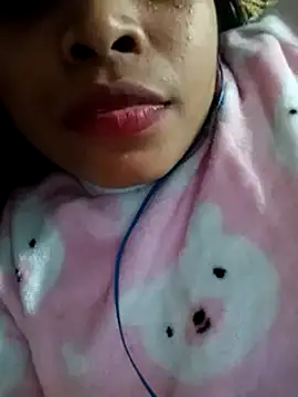 Snapshot of Queen_suman chatting on 12/11/24, 01:06 Queen suman online show from 12/11/24, 01:06