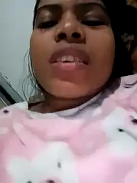 Snapshot of Queen_suman chatting on 12/14/24, 12:12 Queen suman online show from 12/14/24, 12:12