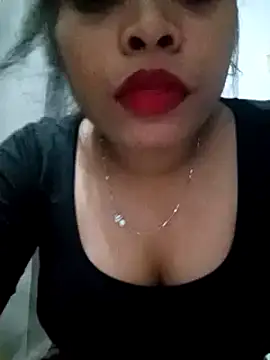 Snapshot of Queen_suman chatting on 12/23/24, 02:17 Queen suman online show from 12/23/24, 02:17