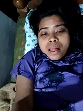 Snapshot of Queen_suman chatting on 12/28/24, 10:03 Queen suman online show from 12/28/24, 10:03