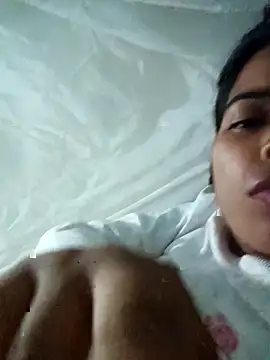 Snapshot of Queen_suman chatting on 11/12/25, 03:34 Queen suman online show from 11/12/25, 03:34