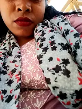 Snapshot of Queen_suman chatting on 02/11/26, 09:47 Queen suman online show from 02/11/26, 09:47