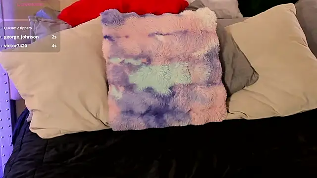 AriRobert  online show from 11/29/25, 07:11