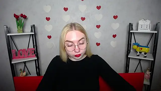 BeatriceFly online show from 12/11/24, 12:23