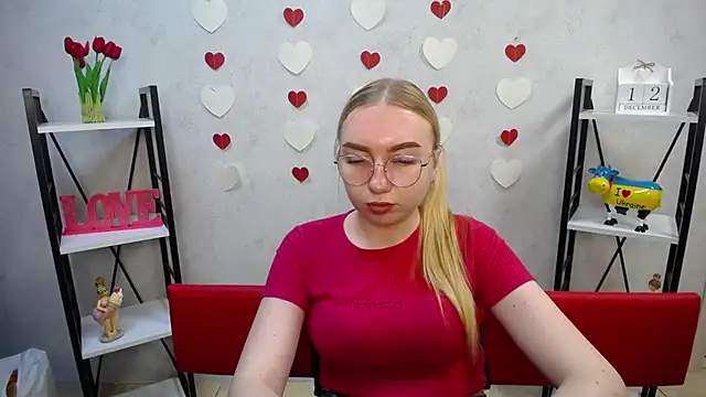 BeatriceFly online show from 12/12/24, 12:12