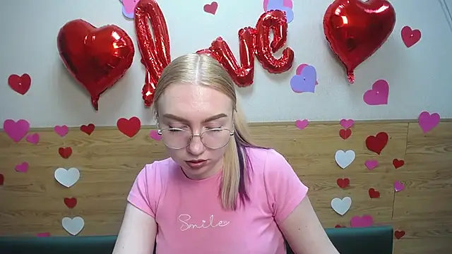 BeatriceFly online show from 02/18/25, 09:21