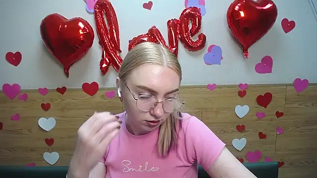 BeatriceFly online show from 02/18/25, 12:28