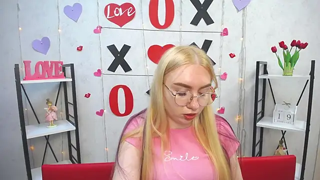 BeatriceFly online show from 02/19/25, 04:33