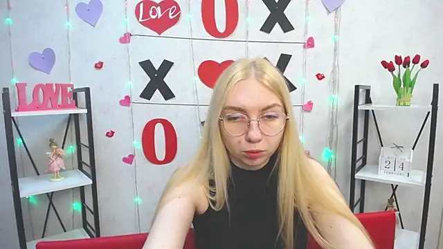 BeatriceFly online show from 02/24/25, 12:16