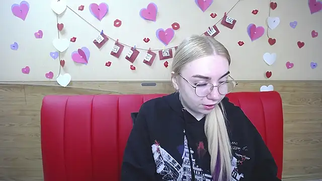 BeatriceFly online show from 03/01/25, 06:35