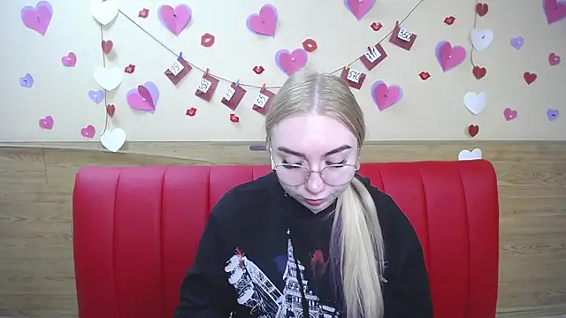 BeatriceFly online show from 03/01/25, 09:40