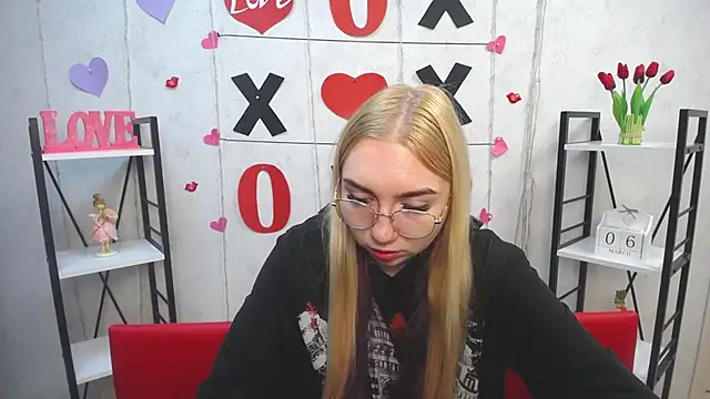 BeatriceFly online show from 03/06/25, 07:36