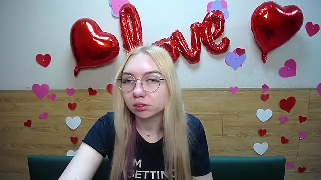 BeatriceFly online show from 03/17/25, 06:07