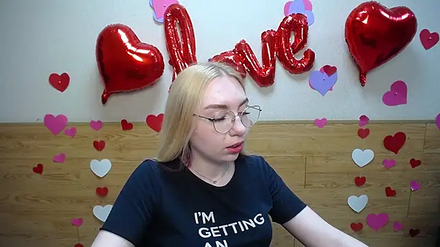 BeatriceFly online show from 03/17/25, 12:14