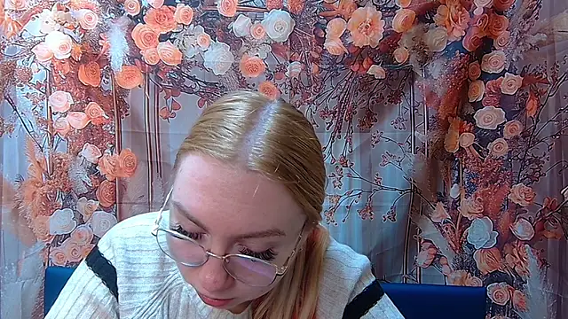 BeatriceFly online show from 11/06/25, 12:39