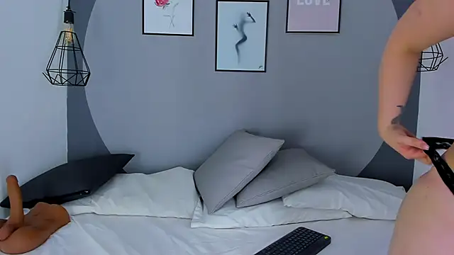 Hanna Moonlight  online show from 12/29/24, 04:40