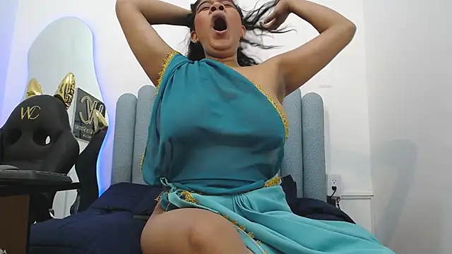 iniyalaboni online show from 02/13/25, 03:56