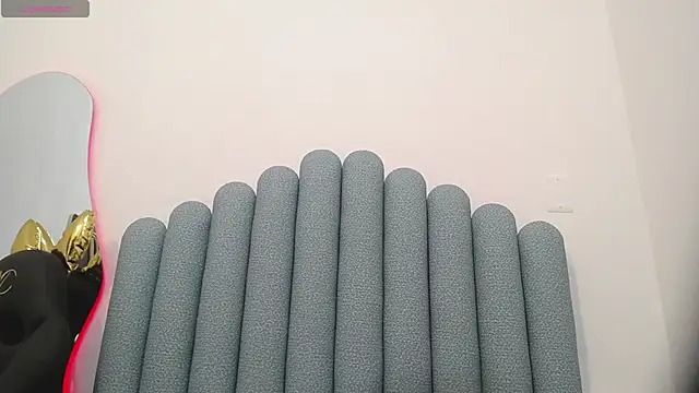 iniyalaboni online show from 02/19/25, 06:54