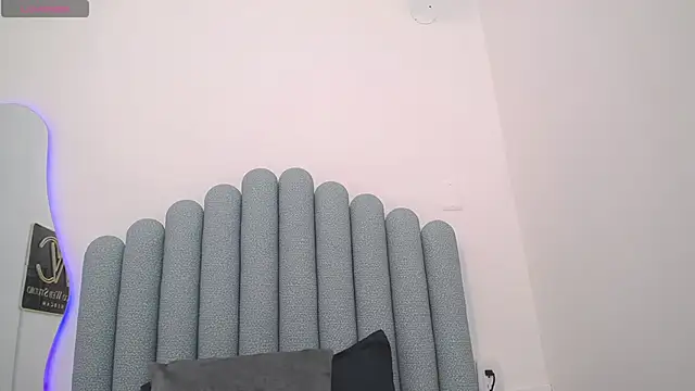 iniyalaboni online show from 02/27/25, 12:23