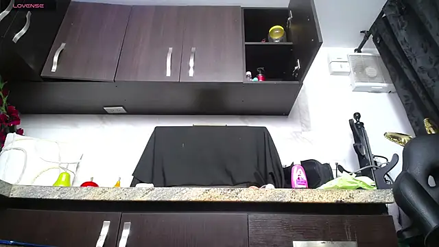 iniyalaboni online show from 10/01/25, 08:04