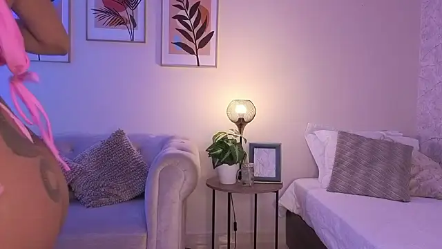 DahianaWalcott online show from 02/19/26, 05:20