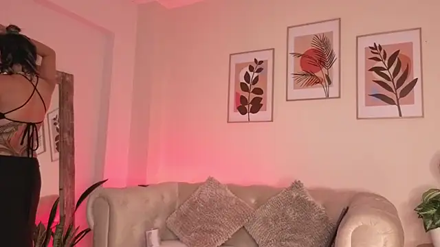 DahianaWalcott online show from 02/20/26, 05:13