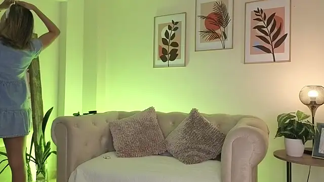 DahianaWalcott online show from 03/05/26, 05:20