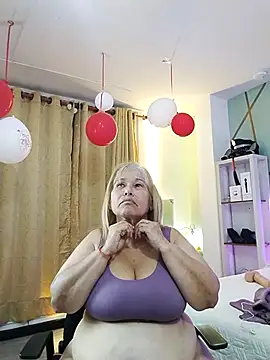 girl amada online show from 09/24/25, 08:56