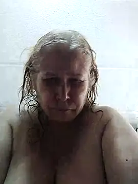 girl amada online show from 10/13/25, 05:35